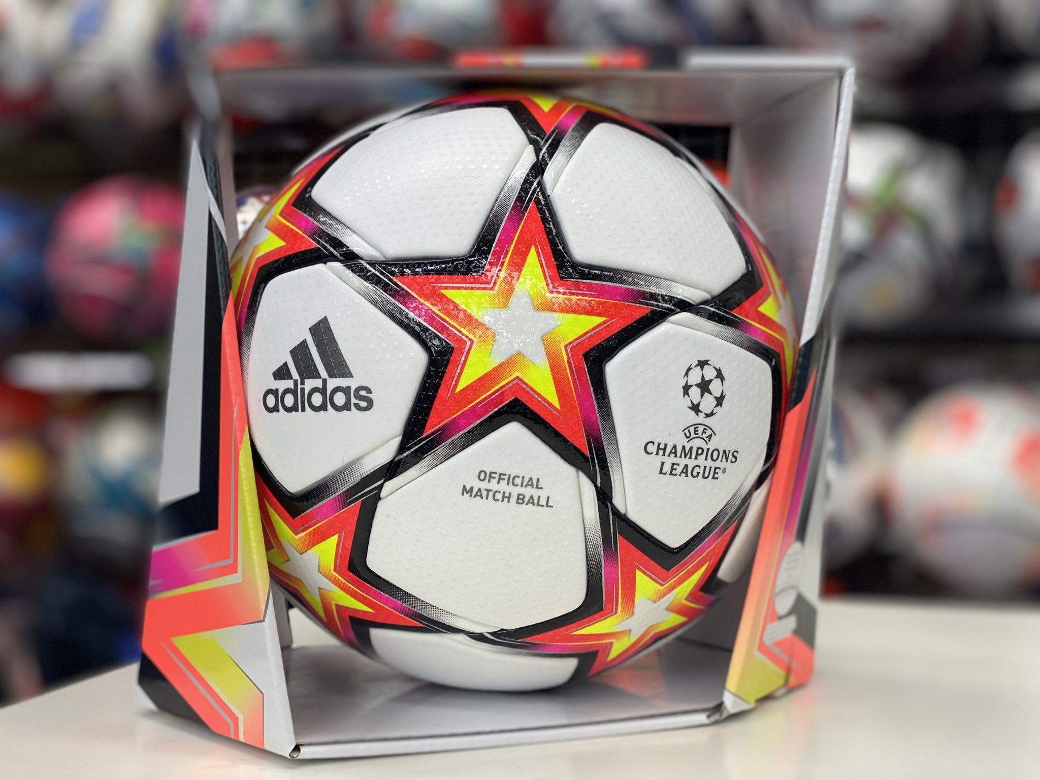 ときわスポーツ 調布店 サッカー アディダス フィナーレ21 22が発売開始 9月から開催されるuefa チャンピオンズリーグの公式試合球 おなじみのスターデザインです T Co Tbpgz31wiy Twitter