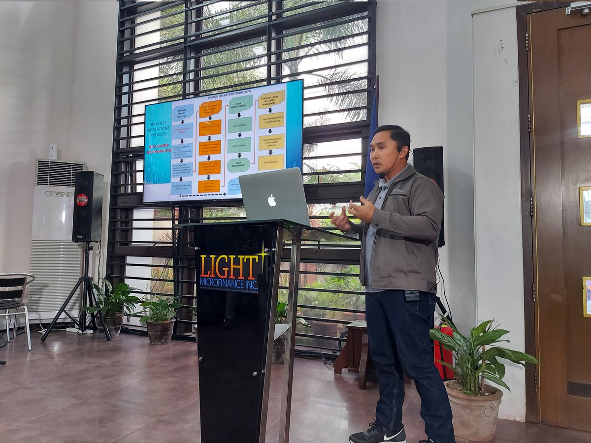 LIGHT_MFI's tweet image. ATM: Branch Operations Process with Shared Responsibilities - Partner-Clients &amp;amp; Cluster Management by North Luzon Operations Manager, Ian Villacruz.

#UpskillingReskilling #LearnwithLIGHT