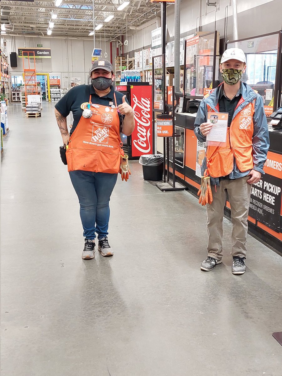 First Homer Award to lot associate Jonathan!!! He always ensures the parking lot and lot are Grand Opening ready, carts are sanitized and customers are happy with the loading experience!!! Great Job!!! <a href="/KB8563HD/">Kevin</a> @blueruby797 <a href="/4704ShawnDixon/">ShawnDixonHD4704</a> @ThdBeagley