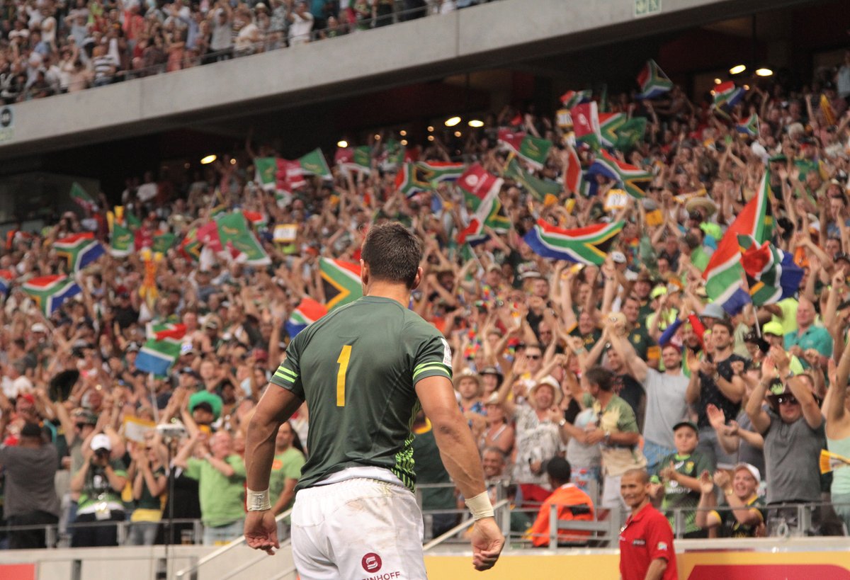 Handing in the 1️⃣ jersey. 
"Leaving with no regrets and a mountain full of great memories," says <a href="/chrisdry7/">Chris Dry</a> 
"And the jersey in a better place," say all of us. 
Full story here ➡️bit.ly/3DohRIP
@WorldRugby7s <a href="/ASICS_ZA/">ASICS_ZA</a> <a href="/sas_hp/">Stellenbosch Academy of Sport</a> <a href="/FNBSA/">FNB South Africa</a>