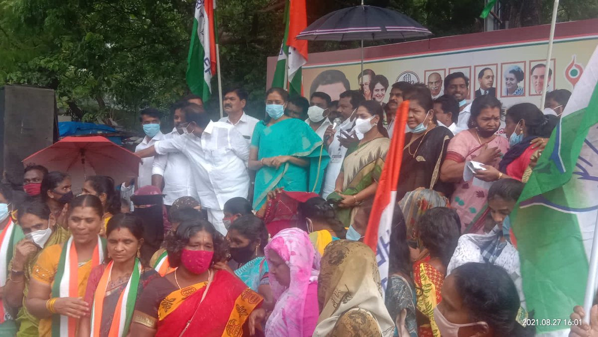 jothims's tweet photo. தமிழக மகளிர் காங்கிரசின் சார்பாக நடைபெற்ற பாலியல் குற்றவாளிகளின் புகலிடமான #பாலியல்பாஜக அலுவலக முற்றுகைப் போராட்டத்தில் கைது செய்யப்பட்டுள்ளோம்!#பாலியல்பாஜகாவிடமிருந்து தமிழக���்தைக் காக்கும் போராட்டம் தொடரும். https://t.co/1Ozc6b8hCe