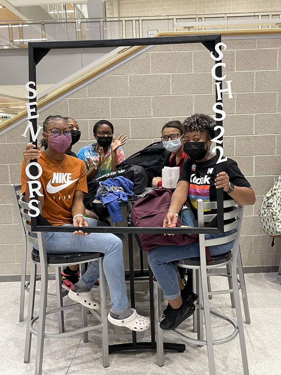 schs2022's tweet photo. Senior Sunrise! ☀️🎓 https://t.co/uUb0sZ9qXJ