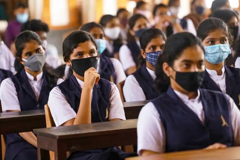 दिल्ली सरकार ने स्कूल, कॉलेज फिर खोलने के लिए मानक संचालन प्रक्रिया जारी की