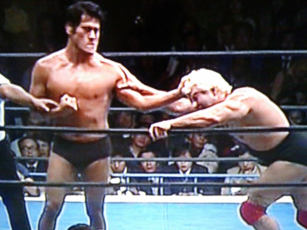 evHH7OhkLxt5y4N 昭和55年9月30日，日本武道館 NWFヘビー級選手権試合