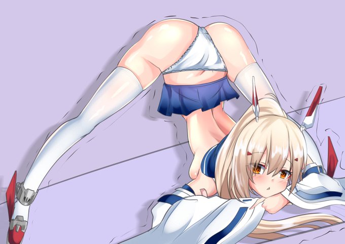 例のポーズ綾波ちゃんです
キツい体勢だからプルプルしております 