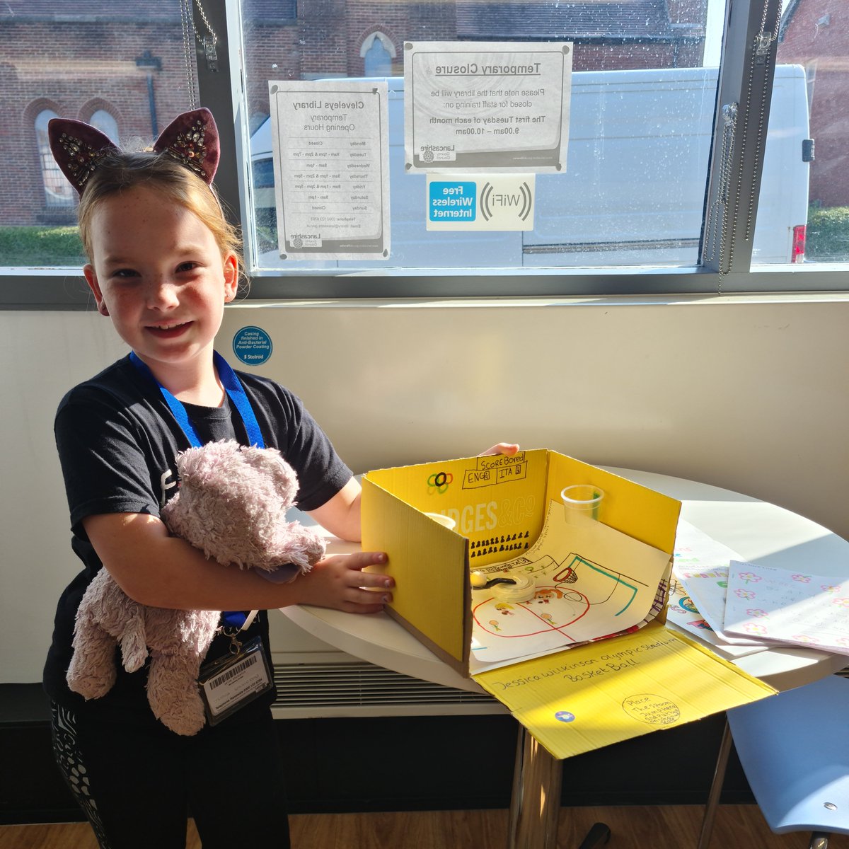 LancsLibraries's tweet image. 👏👏Well done to Jessica on completing #SCARTClub and designing an amazing basket ball court. 🏀
High fives from everyone at #CleveleysLibrary

Still time to get involved 👉bit.ly/lrjscart