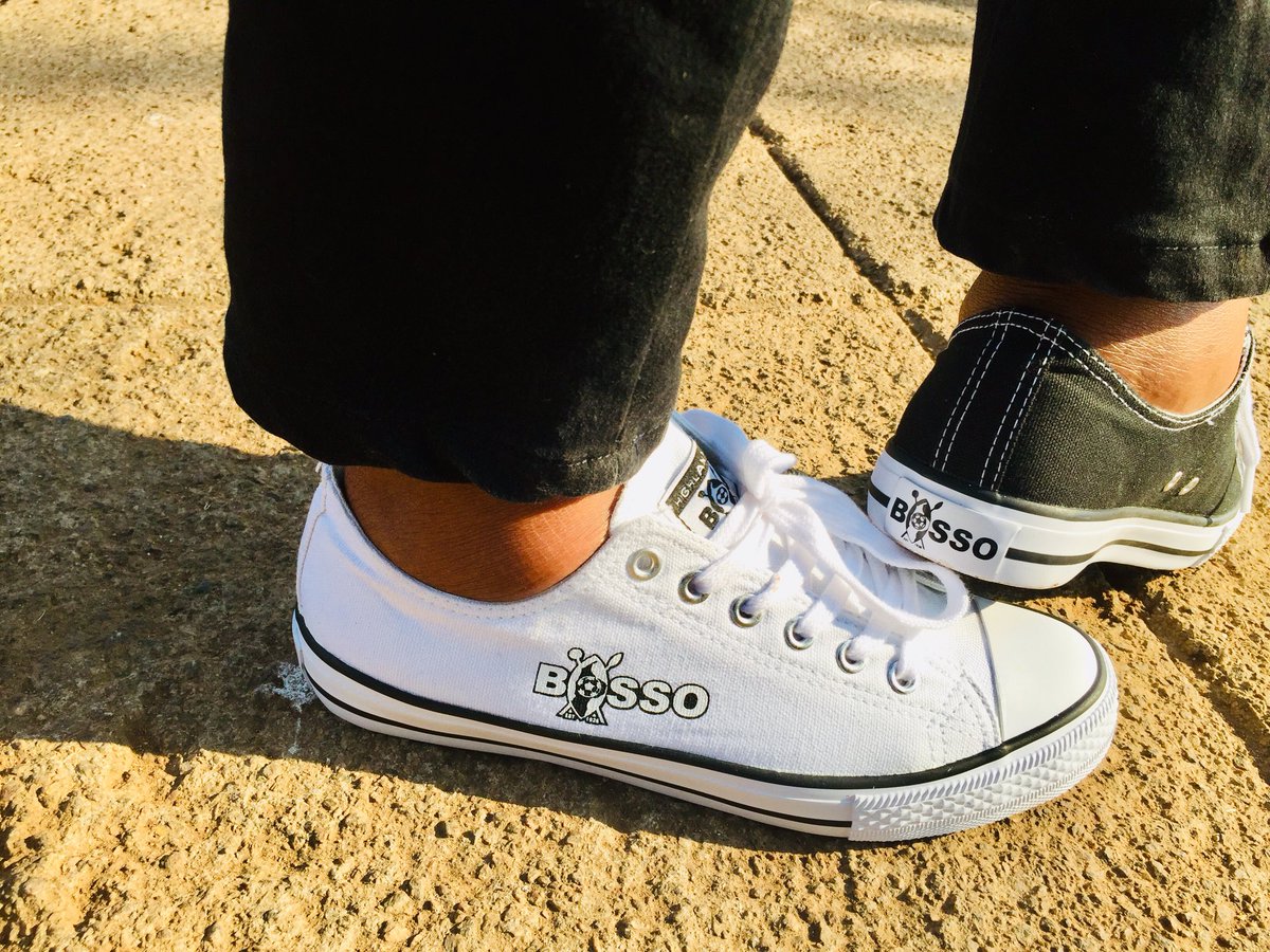 HighlanderBosso's tweet photo. Meet Amanda Sidambe, the first person to buy the Highlanders Canvas shoe, soon after the launch.

She’s now a proud owner of two pairs of the canvas shoe, and this is how she prefers to wear them.

#BossoCanvasShoe👟 

#UbuhleBeBossoNgabalandeliBayo https://t.co/nSvPkbh8xf