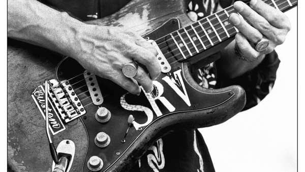 Houston photographer gives last chance for Stevie Ray Vaughan photos. Aug. 27 marks 31 years since the #Texas guitar legend died in a helicopter crash. #blues #bluesmusic #SRV
https://t.co/SpYM4rA835 https://t.co/m4lxDRannK