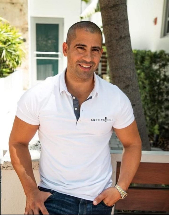 _scamwarner_ tweet media