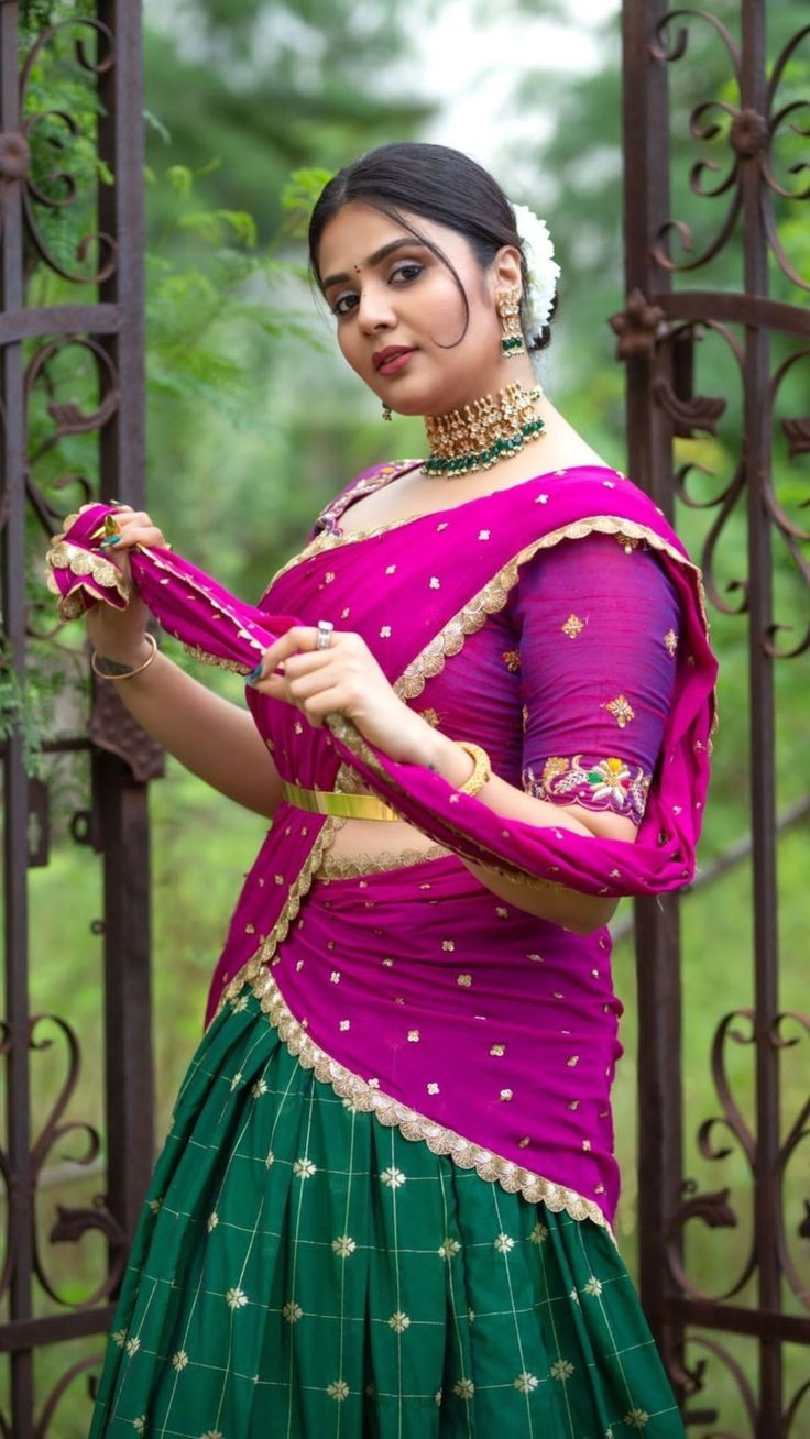 Image Anchor Sreemukhi Hip Navel | iiQ8 Hot Telugu Actress Sree Mukhi