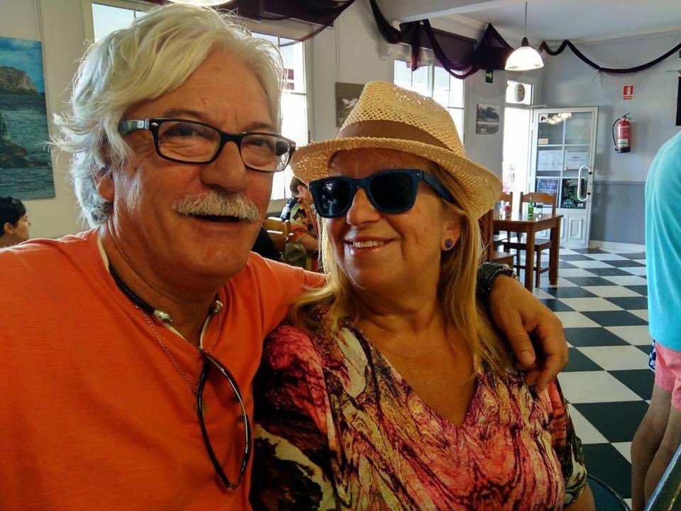Meryroda1's tweet photo. 44 años de casados celebran hoy… (+ 8 de novios). Toda una vida de la que no me puedo sentir más orgullosa! Yo no sé si el amor dura para siempre, pero sóis un gran ejemplo a seguir ❤️❤️ #papiymami #nopuedoquererosmas #Familia https://t.co/GRYO5k8Mdg