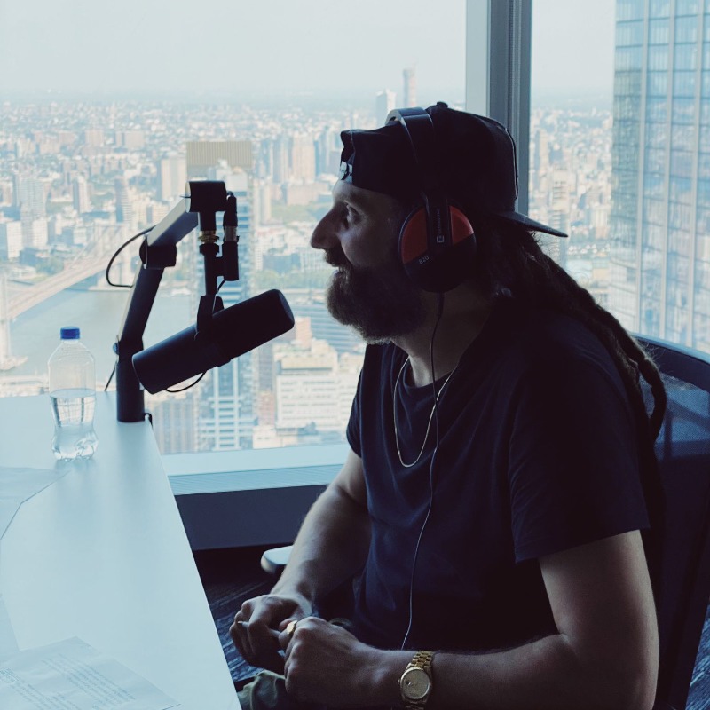MatchroomBoxing's tweet photo. 🎙️ Brand new Matchroom Radio out now with @daviddiamante!

🤝 The Albanian Bear @Reshatmati1 joins for ep41 

🎧 Apple/Spotify