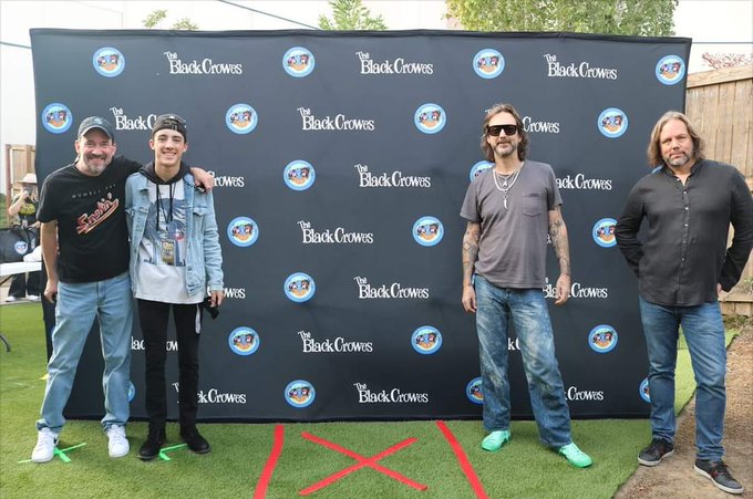 The Black Crowes, el topic - Página 8 E9yNSy2WEAEdWxC?format=jpg&name=small