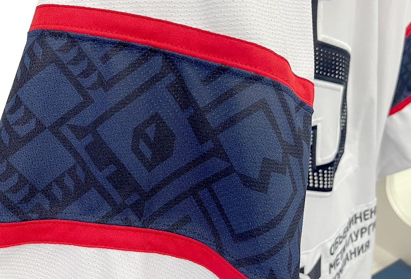 Хоккейный клуб «Торпедо» представляет игровую форму на юбилейный сезон. Она выполнена с использованием элементов специальной айдентики 800-летия Нижнего Новгорода 😎

👉🏻 youtu.be/vCrsDg55QLg