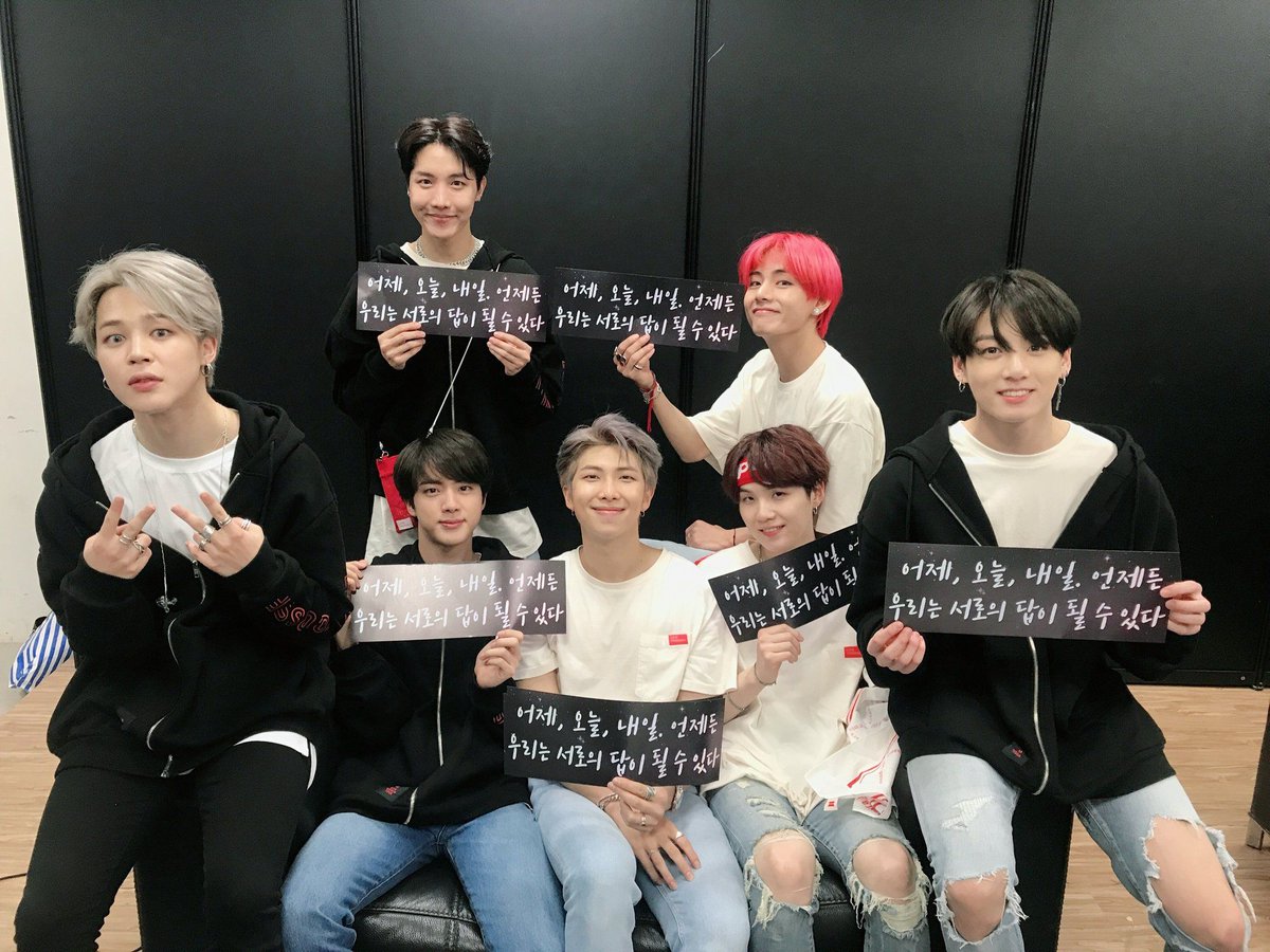amoo_redo's tweet photo. 원인                                           결과

온리 맞트친
온리 RT

저의 31번째 생일과 방탄소년단 입덕 900일이 겹치는 경삿날 그냥 지나갈 수가 없자나요~?
31하면 베스킨라빈스31, 마침 태형이가 생각나는 레인보우 베어 케이크가 딱!! 
1분 추첨해서 교환권 보내드려요 많관부🙇‍♀️ https://t.co/K0Y30MsLHr