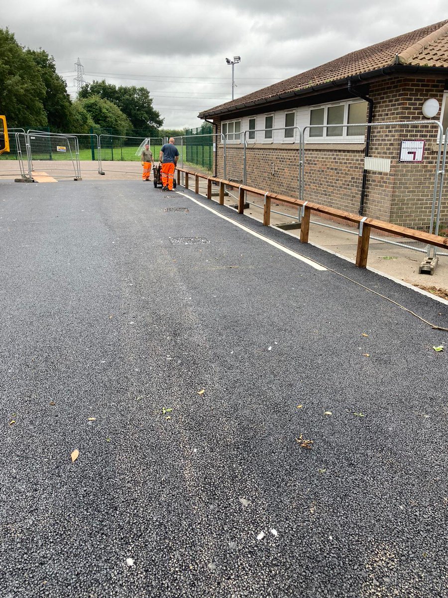 linsladeschool's tweet photo. Massive site improvements for our children to come back to! New outdoor eating area, brill new Year 5 playground, newly decorated school hall, new windows, roofing & decorating, new canteen servery, new car park! Thanks Angela, Michael, Steve, Rob. @ChilternLT https://t.co/0KohYzy20Y