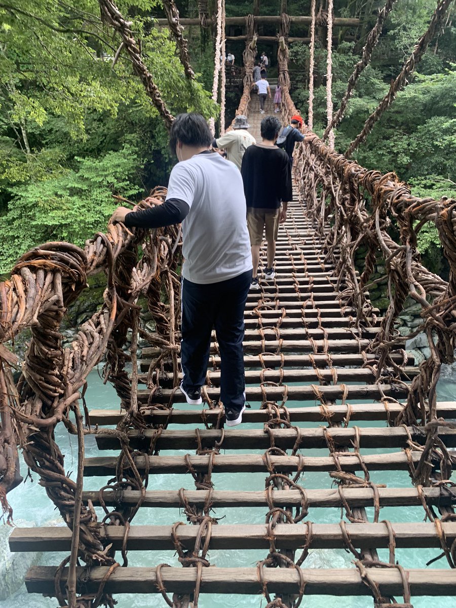 barler4242564's tweet photo. 冗談と思うかもしれませんが、ボスの気まぐれと言う業務の一環で行ってます。 https://t.co/Ojamj2o8Gb