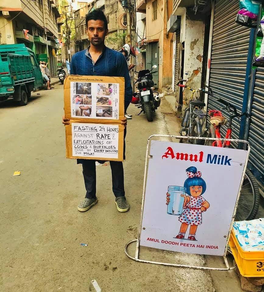 #StoppenMetZuivel ook in India ✌️✊

24 HOURS FAST AGAINST RAPE AND EXPLOITATION OF COWS AND BUFFALOES DONE BY DAIRY INDUSTRY FOR MILK!
#FastAgainstAnimalAbuse

#vegan #veganism #kolkatavegans #indianvegan #kolkata #veganactivist #veganactivism #animalcruelty #saynotoanimalabuse