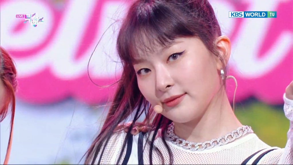 SeulDy94's tweet photo. 210827 Music Bank

today's ending fairies

#SEULGI #WENDY #RedVelvet
#슬기 #웬디 #레드벨벳 @RVsmtown
https://t.co/Z1LlT3pLVm