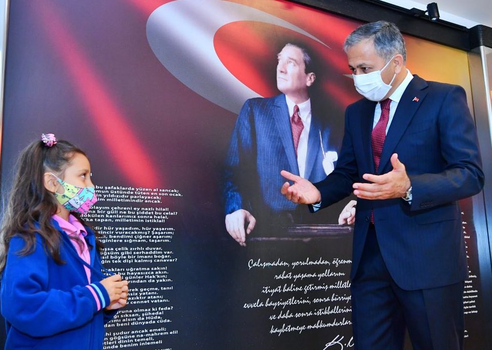 "Toplum Yararına Çalışma Programı" ile #İstanbul’daki okullarımıza temizlik, çevre düzenlemesi ve bakım onarım hizmetlerini gerçekleştirmek üzere 6️⃣.0️⃣0️⃣0️⃣kişilik kontenjan verildi.

Milli Eğitim Bakanımıza ve Çalışma ve Sosyal Güvenlik Bakanımıza teşekkür ediyorum #HayırlıOlsun