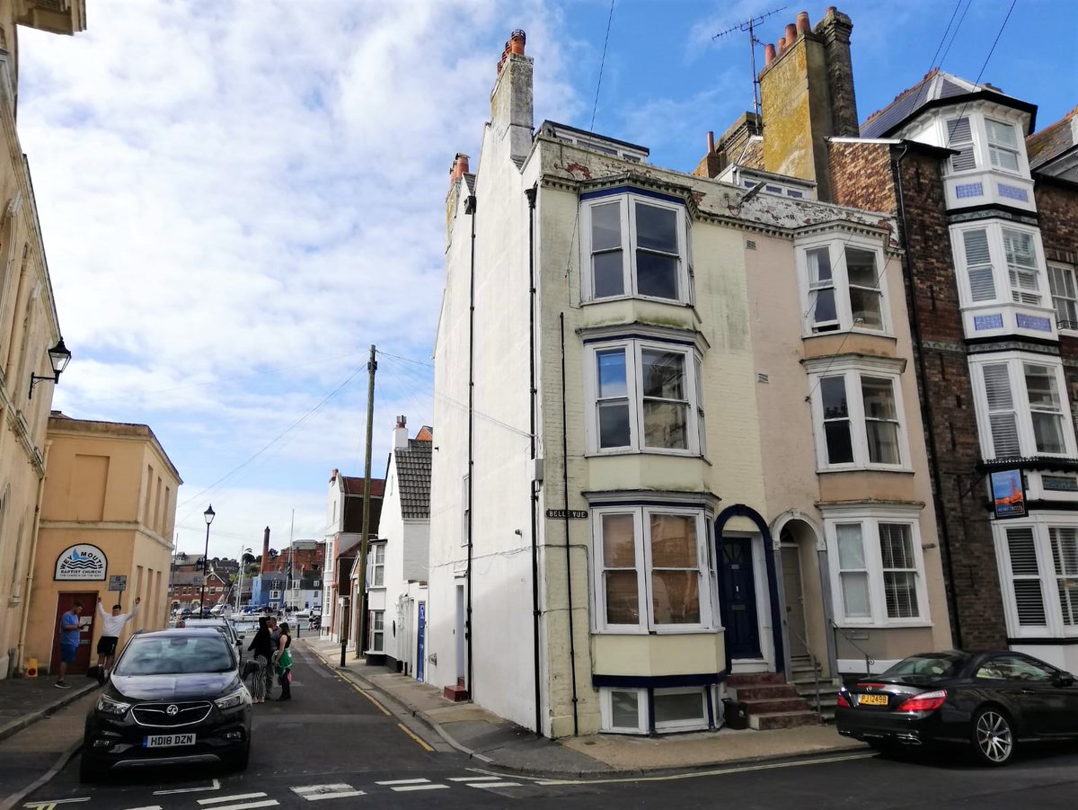 EstateMoves's tweet image. Would you like to live near to the idyllic Weymouth harbour? Our wonderfully located apartment is a stones throw from the harbour and Weymouth beach. Contact the office on 01305 778500
#weymouth #weymouthbeach #jurassiccoast @LoveWeymouth @Weymouth_Beach