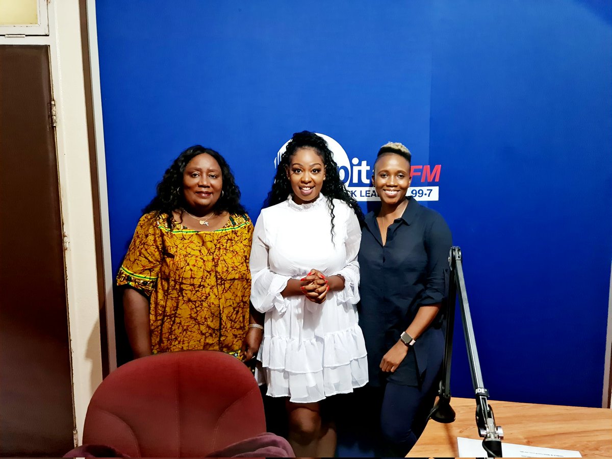 PaulinahSomo's tweet photo. This morning on Capital Breakfast with the beautiful and talented Zambian musician @ScarlettMusicZM πΆ π₯°
#FridayBreakfast
#CapitalFM997
#TalkLeader https://t.co/1ff8OX64N4