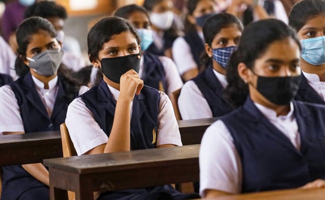 दिल्ली में 1 सितंबर से 9वीं से लेकर 12वीं तक के स्कूल, कॉलेज और कोचिंग केंद्रों को खोलने के लिए इजाज़त