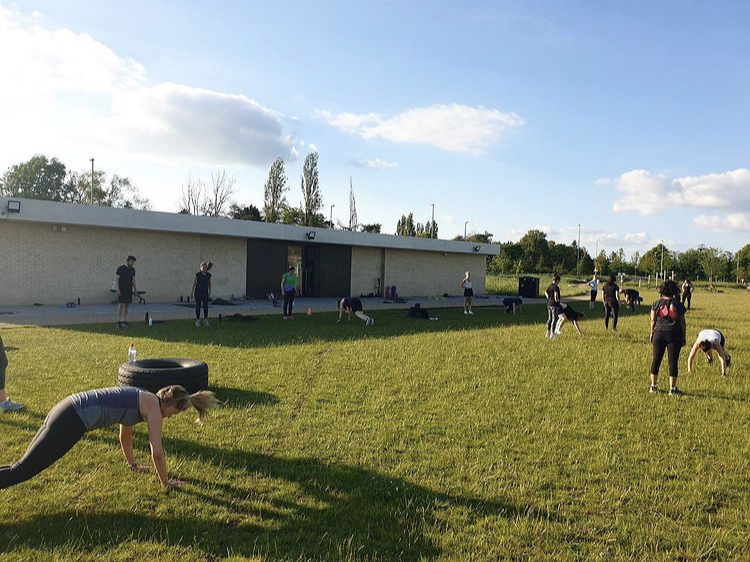 We wanted to end the week with this image from <a href="/MittFit_/">MittFit</a> of a FULL ON morning at #Eddington. 🌞

MittFit PT sessions and online classes are continuing at Eddington. Check out <a href="/MittFit_/">MittFit</a>  for more info!

Learn more about sports at Eddington here: ow.ly/SGjN50CZban