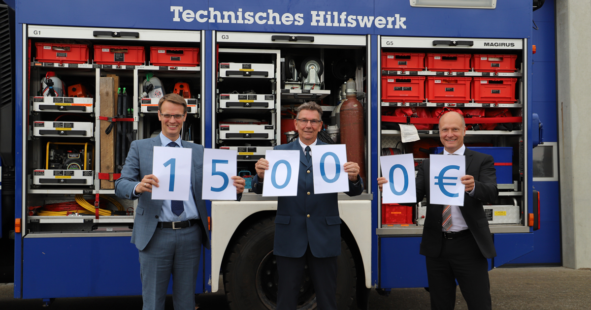 Wir spenden zusammen mit der Raiba Handewitt 15.000€ an das THW in Schleswig-Holstein zur Unterstützung der aktuellen Einsätze in den #Katastrophengebieten.💪

Spende auch du noch bis zum 31. August auf vr-banken-helfen.de.💸

#spendenübergabe #genossenschaftsbank