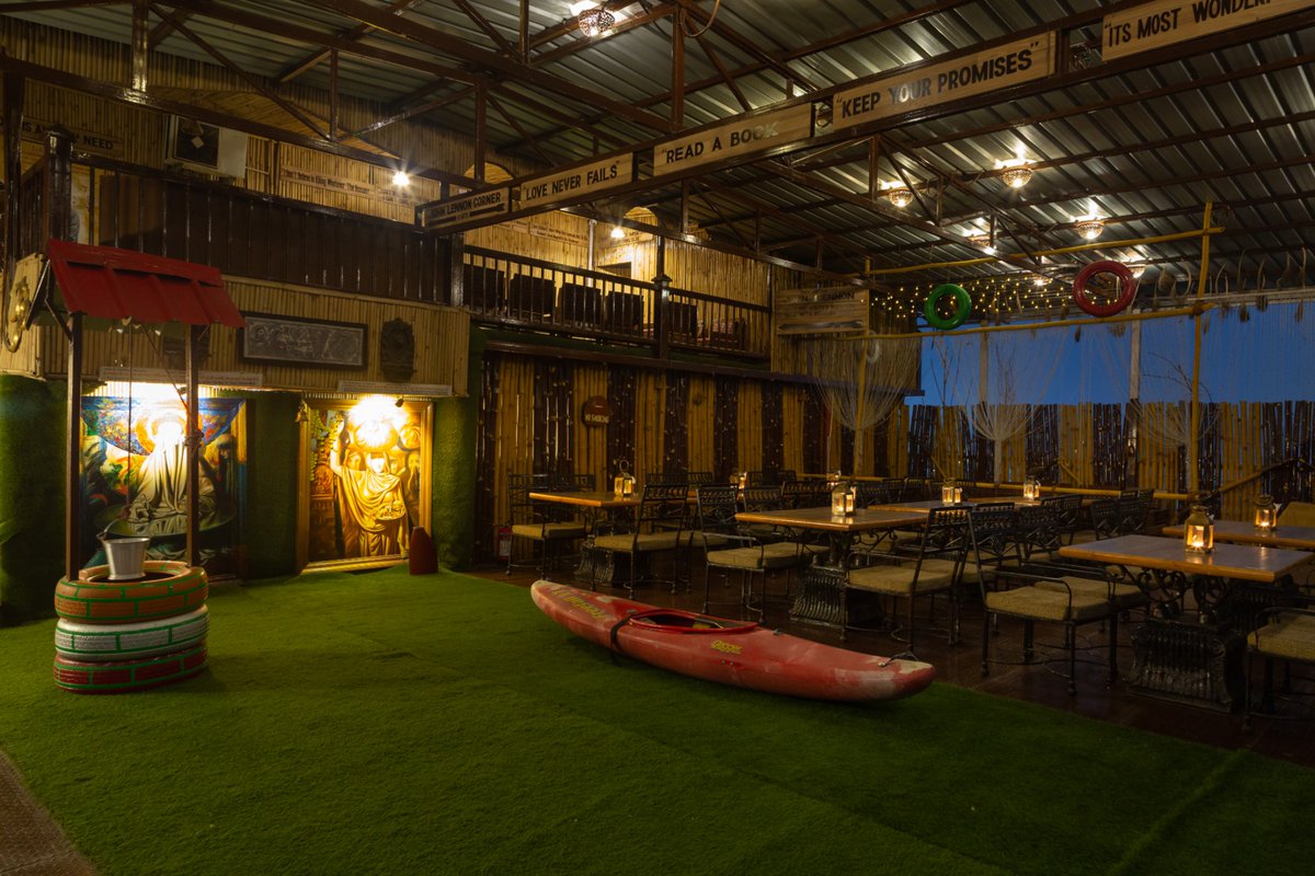 EllBeeHotels's tweet photo. It’s time to delight your taste buds.
Come and have a unique culinary adventure with us :)

#SittingElephantCafe #Rishikesh #RooftopCafe #GangaView
#EllBee https://t.co/0cxIO8PkWg