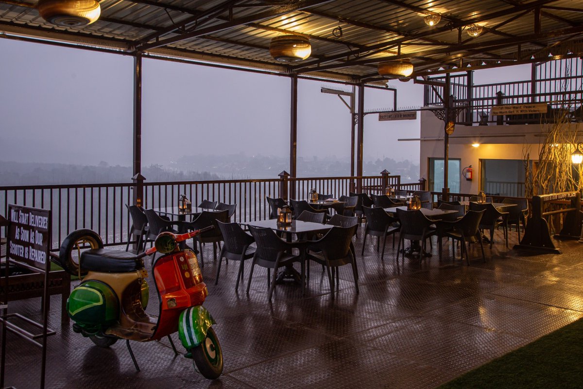 EllBeeHotels's tweet photo. It’s time to delight your taste buds.
Come and have a unique culinary adventure with us :)

#SittingElephantCafe #Rishikesh #RooftopCafe #GangaView
#EllBee https://t.co/0cxIO8PkWg