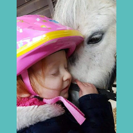 Aoife's amazing Aunt will be pulling on her walking boots and tackling the Three Peaks Challenge next month!
Good luck, Natalie!  You are the best! 😊

To sponsor Natalie please see here:
justgiving.com/fundraising/na…

#3peakschallenge #charity #FridayMotivation #movemoutains