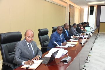 Ikiriho's tweet photo. 🗣️❓Le @BurundiGov exige une note détaillée expliquant le processus de mutation du Fonds (#FPHU) vers la Banque (@bhb_burundi) et veut aussi s’assurer que les missions initiales du Fonds à savoir la promotion de l’habitat (urbain) restent les mêmes
#Burundi https://t.co/sVSgqBZwuJ