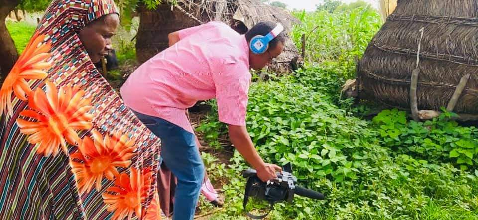 accountlabniger's tweet photo. #Reelchange:La bourse de cinéma Yali pour le leadership responsable des femmes au #Niger
Découvrez en images quelques moments forts en plein tournage de notre bénéficiaire Wassila Hamza Maazou à #Maradi
l’encadrement technique était assuré par #TabousProduction @CatalayaMacky https://t.co/VQIokk8wOQ