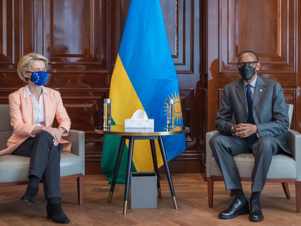 UrugwiroVillage's tweet photo. President Kagame held a meeting with @vonderleyen, President of the @EU_Commission ahead of today’s #G20 #CwA during which they discussed various areas of cooperation including the partnership for vaccine manufacturing in Rwanda https://t.co/bPkqUo88i9