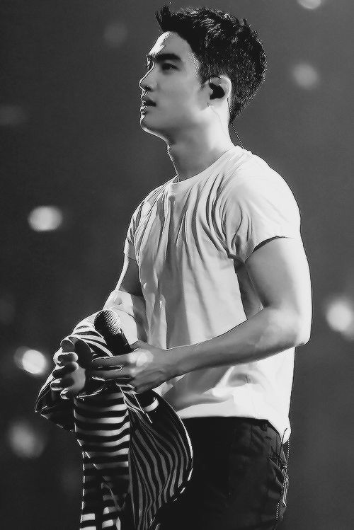 chensooupdates's tweet photo. From this                 to this
Kyungsoo                D.O. https://t.co/1AF2YYxXO5