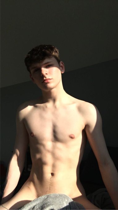 2 pic. Can’t believe I’m turning 20 in two months ? #Days #LGBTQ #gayboy https://t.co/x3AEM85XLD