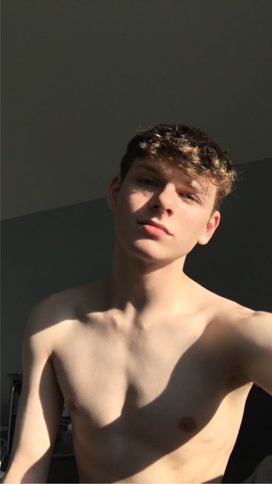 3 pic. Can’t believe I’m turning 20 in two months ? #Days #LGBTQ #gayboy https://t.co/x3AEM85XLD