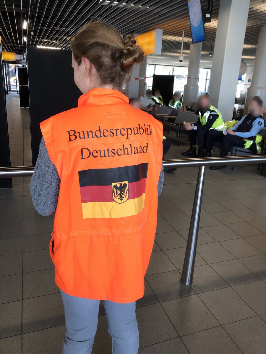 De afgelopen periode zijn er regelmatig ook mensen uit andere landen meegekomen met de repatriëringsvluchten. Zo ook vandaag. Uiteraard is er dan ruimte voor ambassades <a href="/GermanyinNL/">Duitse Ambassade Den Haag</a> om hun onderdanen hier op te vangen. #RepatAfghanistan  We doen dit samen.