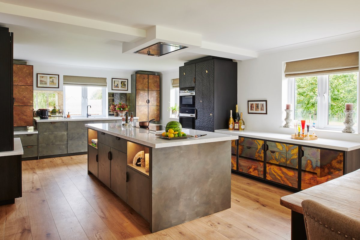 kitchenthinkUK's tweet photo. Latest #mustread #mustsee #kitchendesign case study: Bespoke Metallic Kitchen by @ledburystudio with @HaylGilbert - read in full via our profile or visit here… https://t.co/0hXgexQ3ty #amazingkitchens  #amazingdesign #amazingspaces https://t.co/BGQOTeloTp