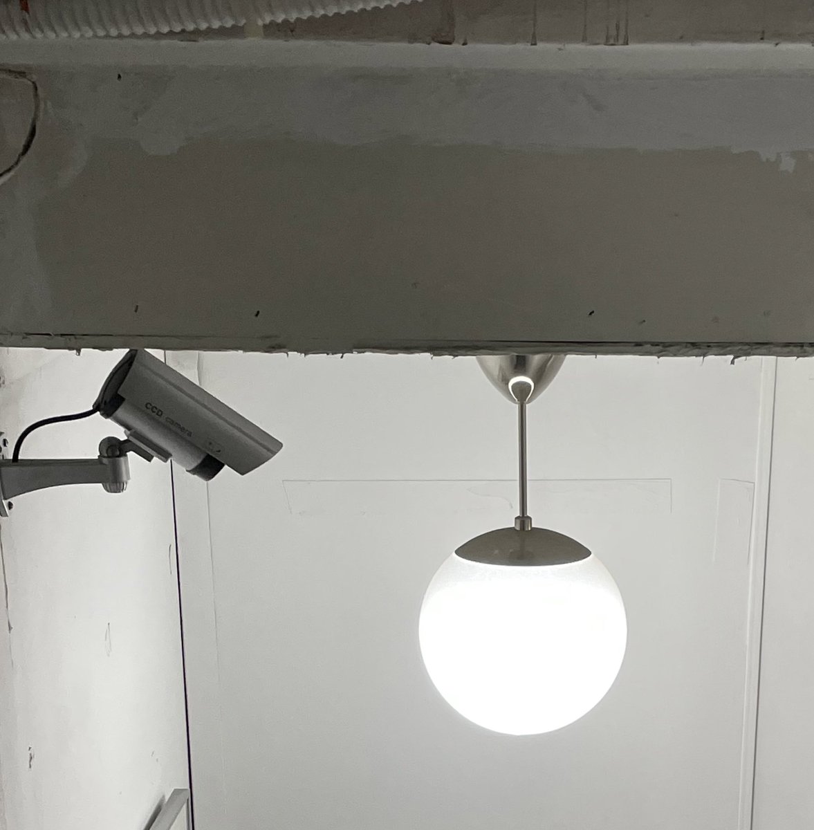 지갑 찢길뻔 했다..
화병 하나만 샀고
어떻게 배치할지 생각해봐야지
행복해🤤☘️