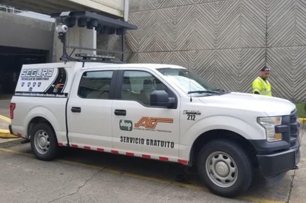 DTOP's tweet photo. ¡Conductor! 787-625-3253  
Si confronta problemas con su vehículo en la PR-18, PR-26, PR-30, PR-66, PR-52, PR-66, PR-20, PR-2 y en la PR-1.
El servicio gratuito  “SEGURO” ofrece servicios a los conductores.
Lunes a viernes de 5:00 am a 9:00 pm
@fortalezapr @prsecdtop @actprgov https://t.co/USVBZEXbD4
