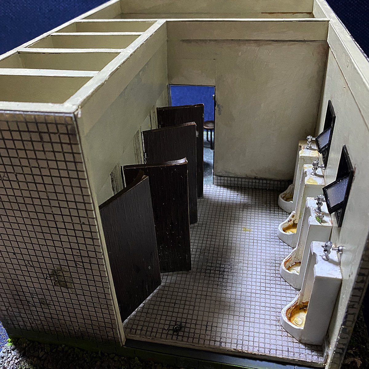 古びた公衆便所　　模型  古い公衆トイレの写真素材 [22998600] - PIXTA