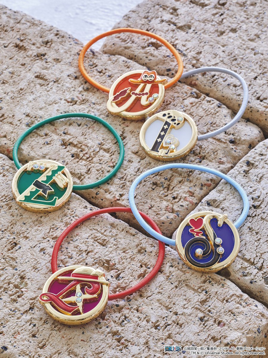 ユニバーサル スタジオ ジャパン公式 全部集めたい その気持ちをいいね で教えてね 海賊たちのイニシャルとモチーフがデザインされたヘアゴム全13種 ヘアアレンジにはもちろん ちょっとした小物をまとめる時にもお役立ち Onepiece 詳しくは