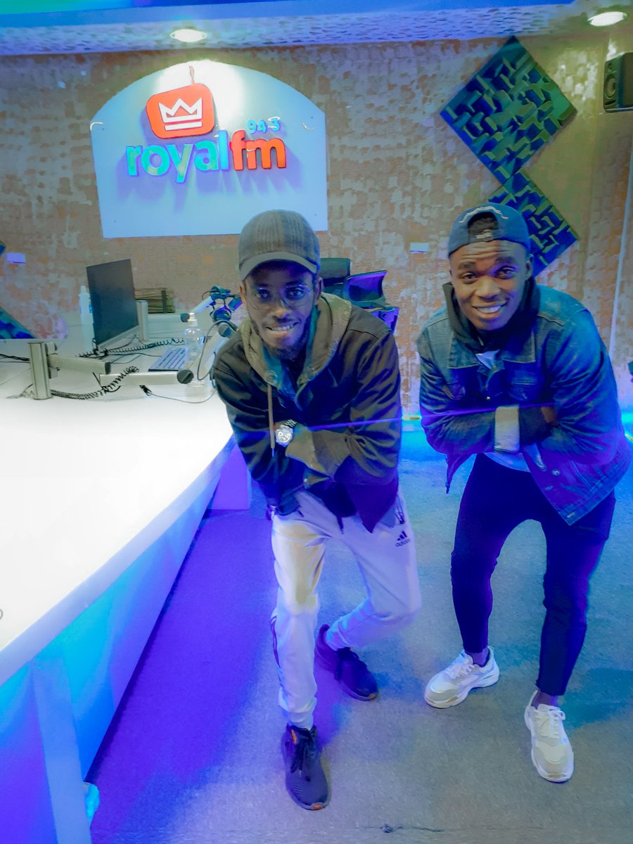 evazzoRw's tweet image. I miss this Moment 
@krissvicc 
@RoyalFMRwanda 
#ScratchBox