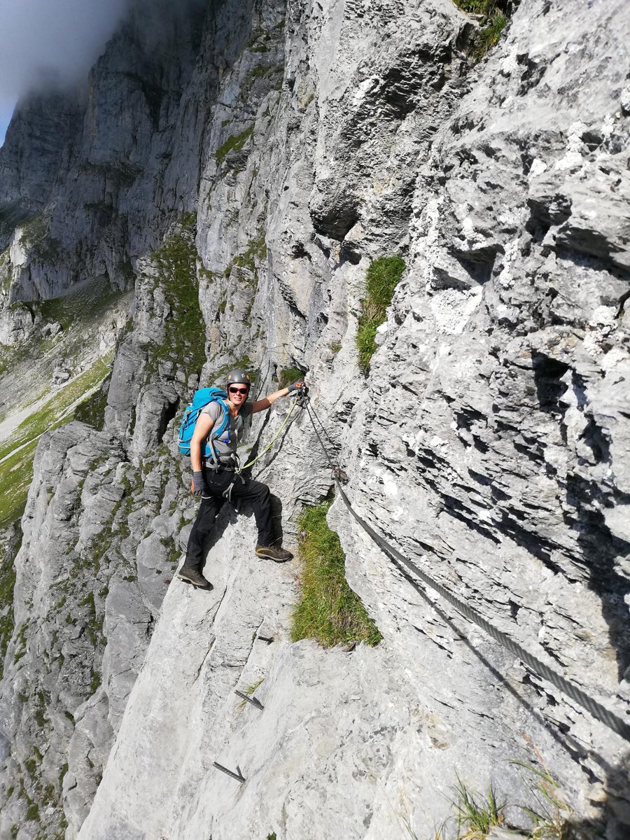 Gisteren hing ik nog zo aan de rots, vandaag op mijn vingers getikt door de #trombose arts. Waarden totaal uit balans, rust houden.....hopelijk snel opgelost! Lang leve het zelf meten! #INR