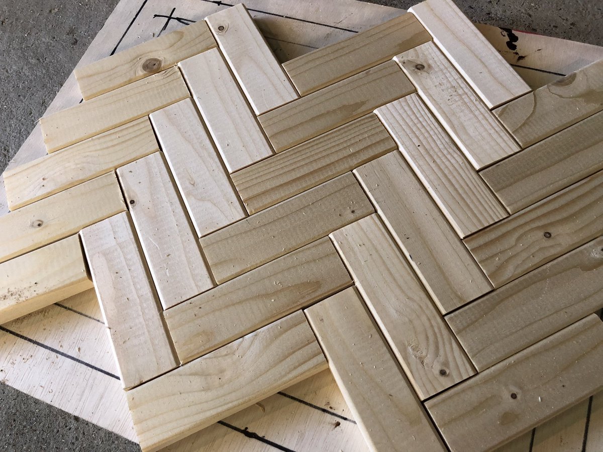川瀬悠大 秘密基地職人 V Twitter キャンピングカーdiy 28 29日 ヘリンボーン 外壁風の木窓を自作 窓の下地はosb合板 T1 ベニヤをくっつけて 外は防水性が高く室内からはosb合板でオシャレという技を使ってみた Osb合板 T1ベニヤ 1 2材 もうすぐ 川瀬悠大 秘密基地職人 V Twitter キャンピングカーdiy 28 29日 ヘリンボーン 外壁風の木窓を自作 窓の下地はosb合板 T1 ベニヤをくっつけて 外は防水性が高く室内からはosb合板でオシャレという技を使ってみた Osb合板 T1ベニヤ 1 2材 もうすぐ