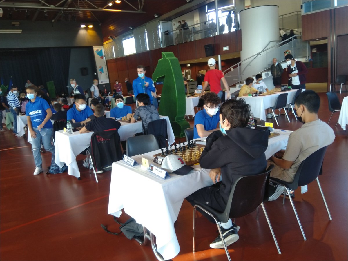 Top Jeunes 2021 : un deuxième match au bout du suspense contre une belle équipe de Bischwiller, tombeur hier du favori Mulhouse, et victoire 9 à 7. La route se poursuit.