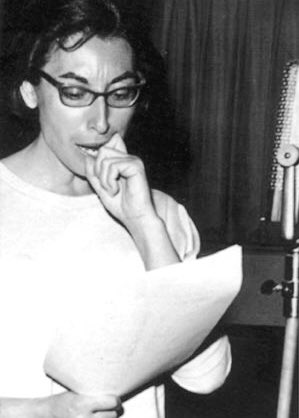 ElCronistaCult's tweet photo. Días tristes para la radio española. Una semana después de dejarnos #MatildeVilariño a los 100 años, se va #JuanGinzo a los 99! La longeva actriz y locutora fue una voz imprescindible en la historia de las ondas protagonizando radionovelas como #AmaRosa. 📻 https://t.co/Cm98p60UHt