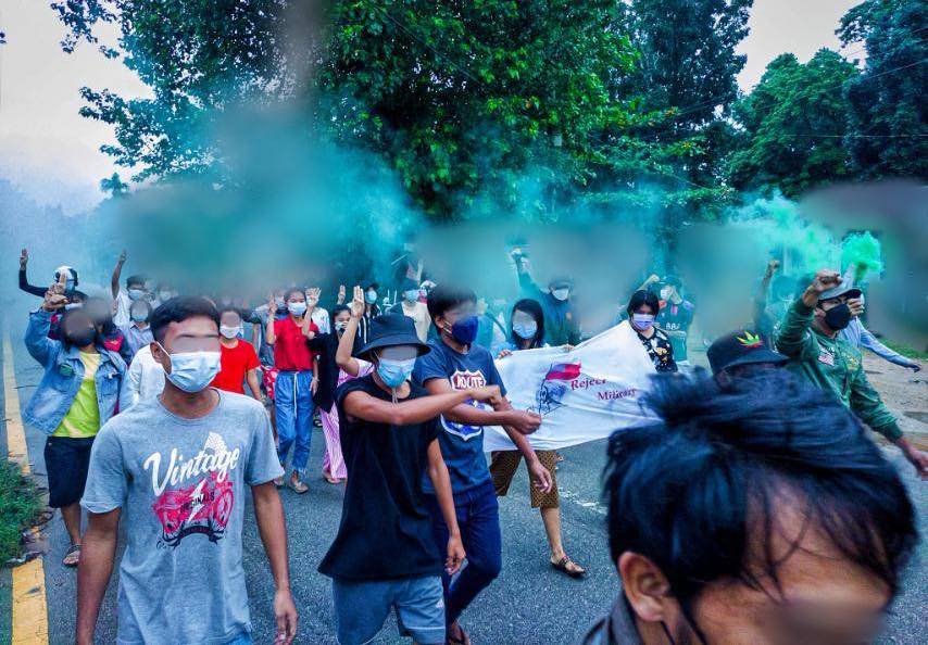 Myanmar_Now_Eng's tweet photo. Youths in Launglon Township, Tanintharyi, protested against Myanmar's military junta this morning (Aug 27). 

Photos: CJ

#WhatsHappeningInMyanmar https://t.co/tukz4xHaut